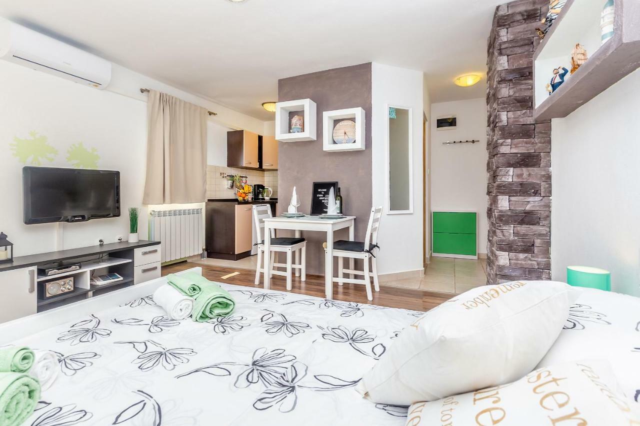 Studio Apartman Magdalena Apartamento Omišalj Exterior foto