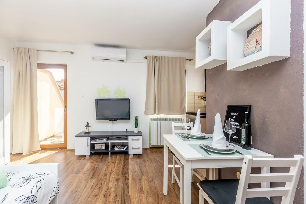 Studio Apartman Magdalena Apartamento Omišalj Exterior foto